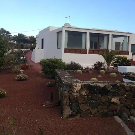 Holiday home Sleeps 2 Pool Wifi T691364